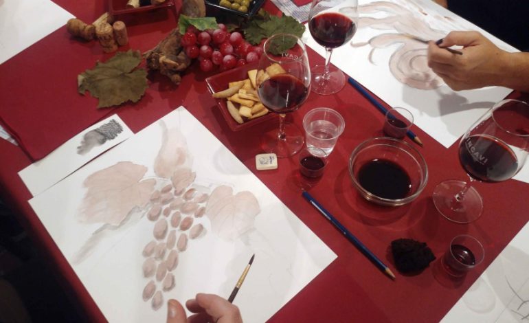 Experiencia de Pintura con Vino para Todas las Edades.