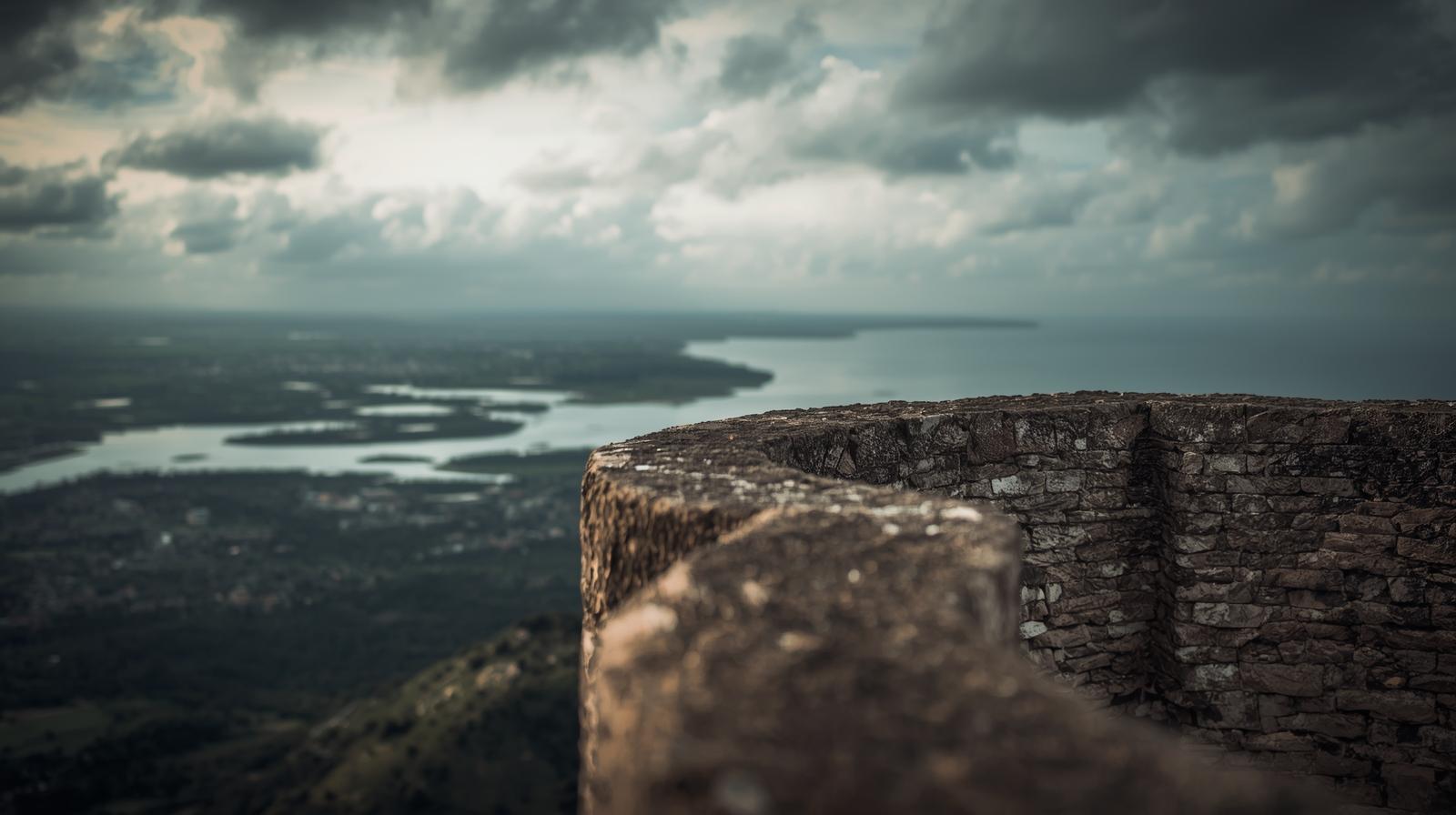 Torre de la Miranda (Sant Boi de Llobregat): Mirador histórico con vistas al delta y al mar.