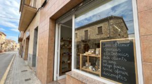 Cómo conseguir correos de clientes en tienda física sin regalar descuentos